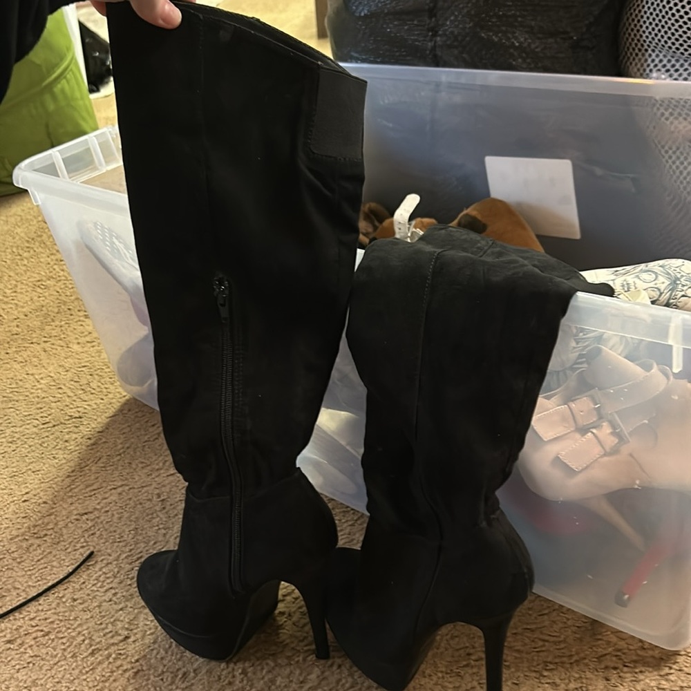 High boots - Picture 2 of 3